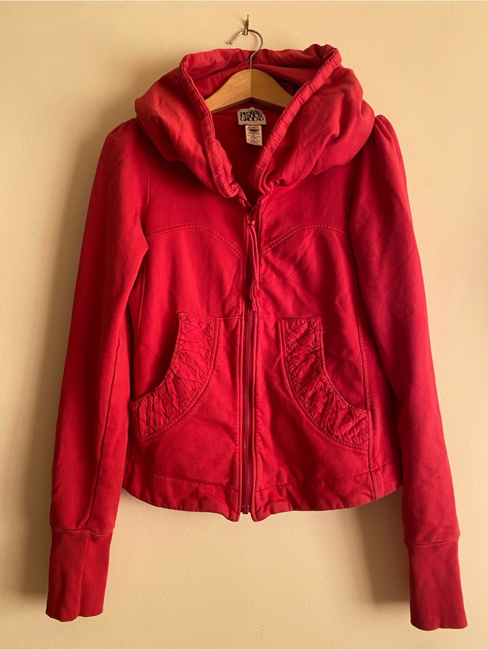 Prairie Underground Short Cloak Hoodie in Crimson size M